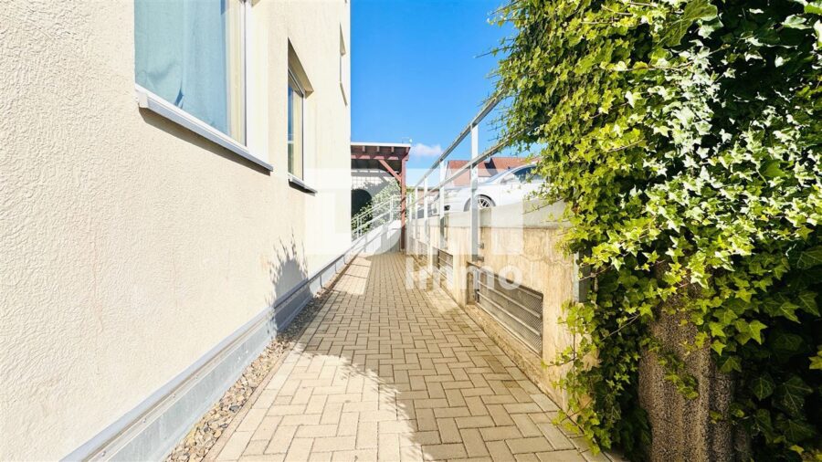 Wohnungspaket 3 Zimmer + Apartment mit Balkon, Panoramablick in Traumlage - Barrierearmer Zugang zum Treppenhaus altengerecht
